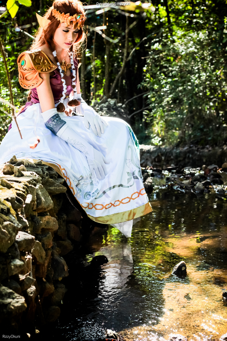 The Legend of Zelda - Twilight Princess - Princess Zelda Cosplay full body portrait