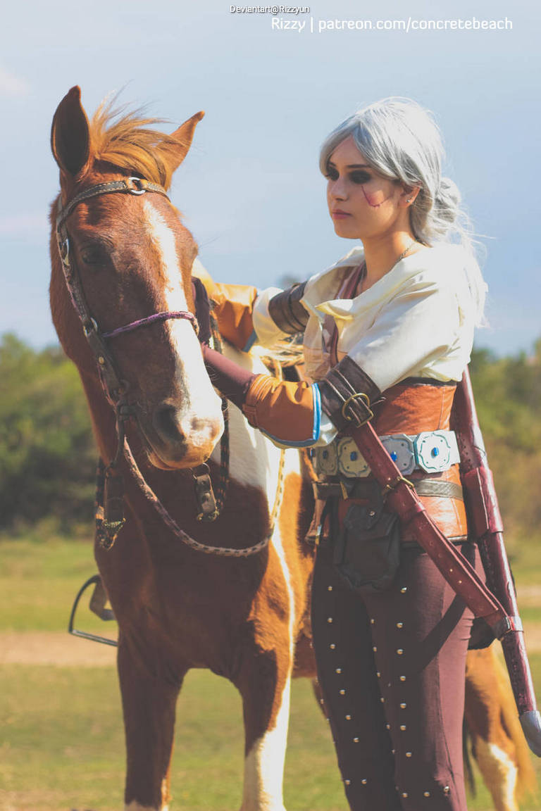 The Witcher 3 - Wild Hunt - Ciri (Cirilla Fiona Elen Riannon) Cosplay character costume portrait