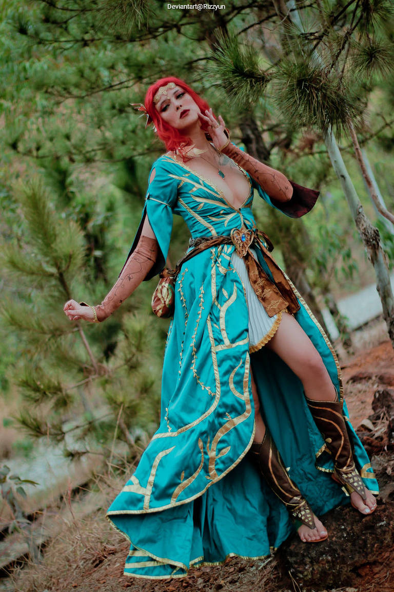 The Witcher 3 - Wild Hunt - Triss Merigold (Fourteenth of the Hill) (Alternative) Cosplay full body portrait