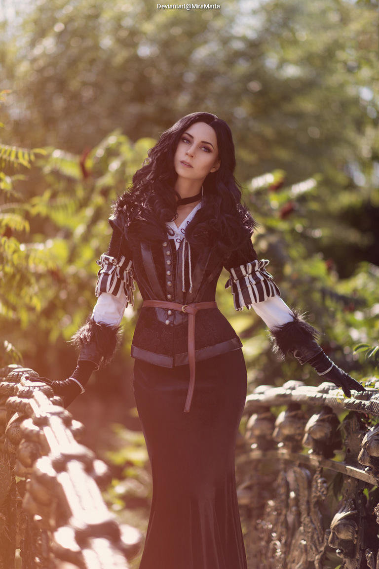 The Witcher 3 - Wild Hunt - Yennefer of Vengerberg Cosplay anime character costume photo