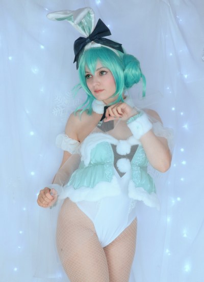 Vocaloid - Hatsune Miku (Bunny) Cosplay