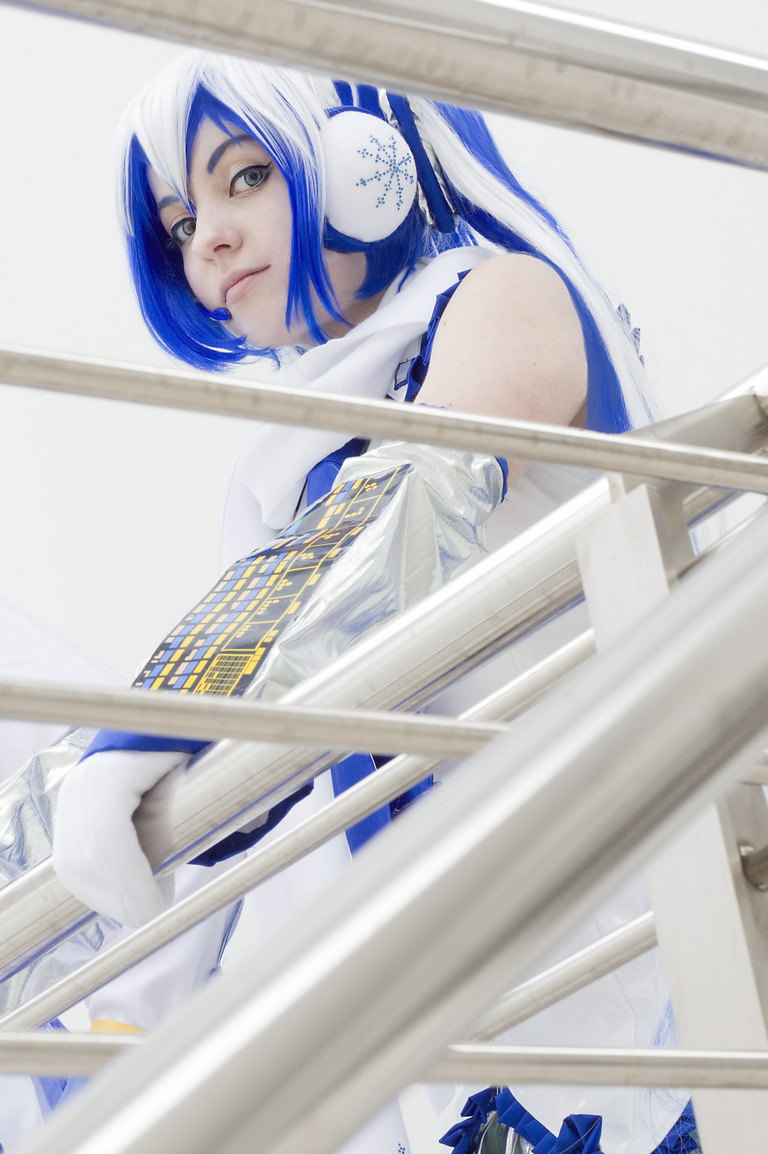 Vocaloid - Hatsune Miku (Snow Miku) Cosplay full body portrait