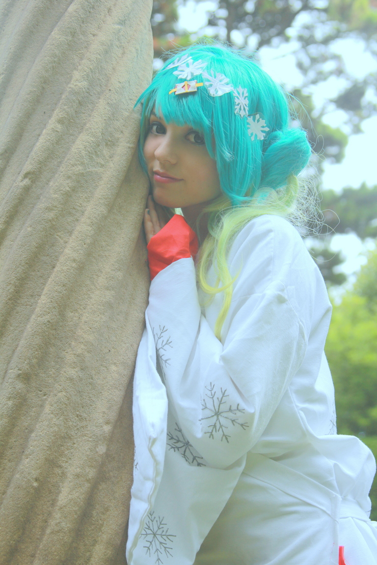 Vocaloid - Hatsune Miku (Snow Miku) Cosplay full body portrait