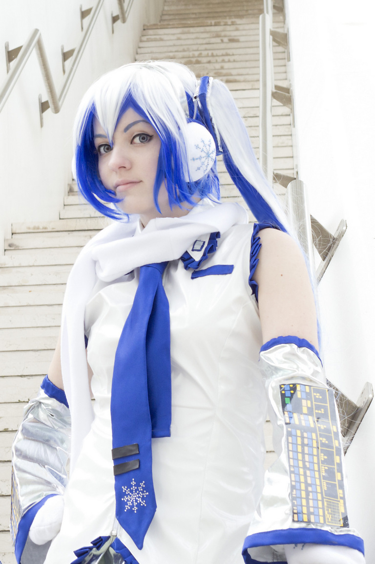 Vocaloid - Hatsune Miku (Snow Miku) Cosplay character costume portrait