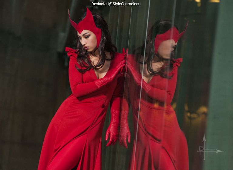 Avengers - Wanda Django Maximoff (Scarlet Witch) Cosplay - gentle showcase