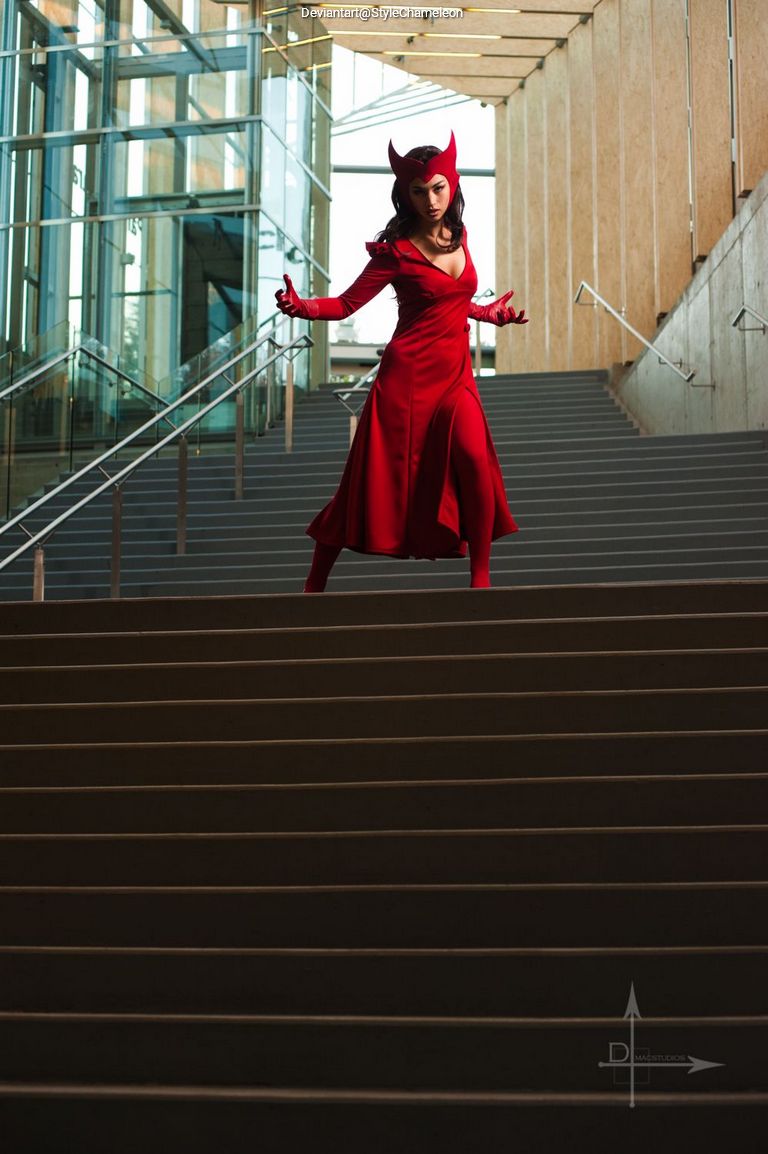 Avengers - Wanda Django Maximoff (Scarlet Witch) Cosplay - authentic view