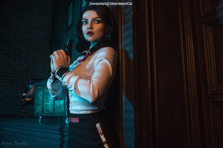 BioShock - Infinite - Elizabeth (Anna DeWitt) Cosplay full body portrait