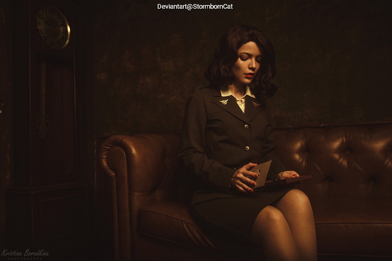 Captain America - The First Avenger - Margaret Elizabeth Peggy Carter Cosplay full body portrait