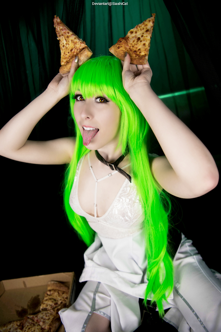 Code Geass - Lelouch of the Rebellion - C.C. (Immortal Witch) Cosplay full body portrait