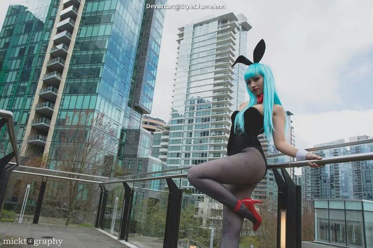 Dragon Ball - Bulma (Bulma Brief) (Bunny) Cosplay full length photo