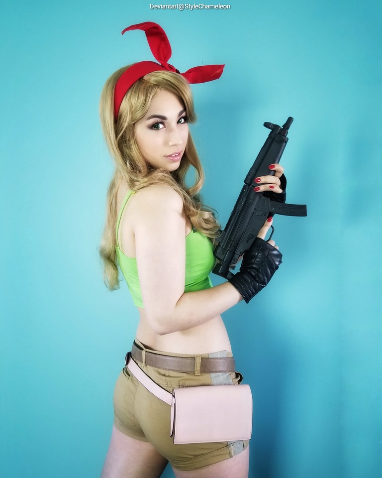 Dragon Ball - Launch (Marilynn) Cosplay full body portrait