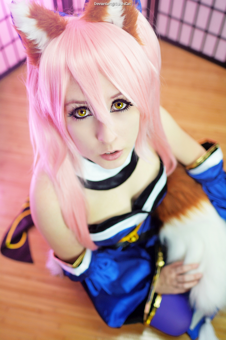 Fate Extra - Tamamo no Mae (Caster) Cosplay full body portrait