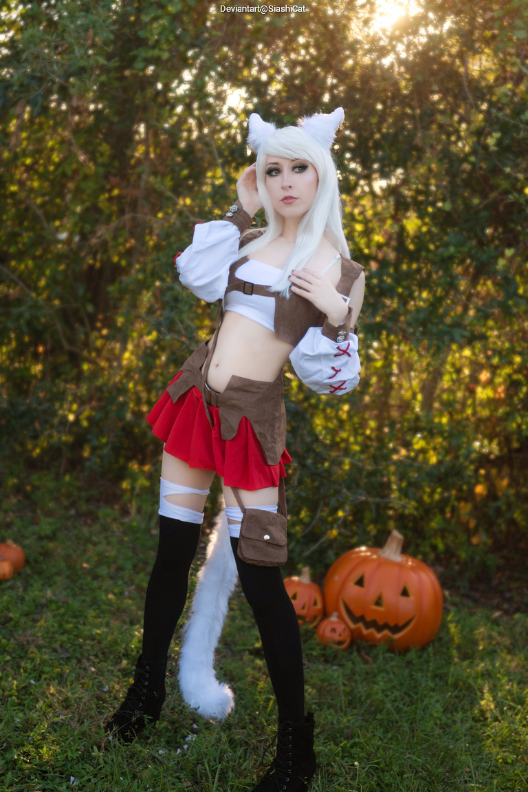Final Fantasy 14 - Miqote Cosplay character costume portrait