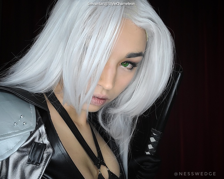 Final Fantasy 7 - Sephiroth (One-Winged Angel) (Female) Cosplay full length character portrait