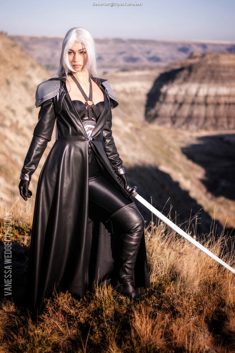 Final Fantasy 7 - Sephiroth (One-Winged Angel) (Female) Cosplay character portrait photography