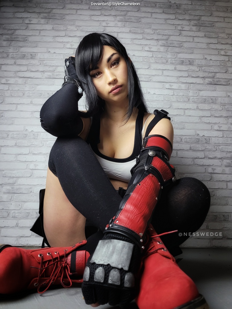 Final Fantasy 7 - Tifa Lockhart Cosplay character costume portrait