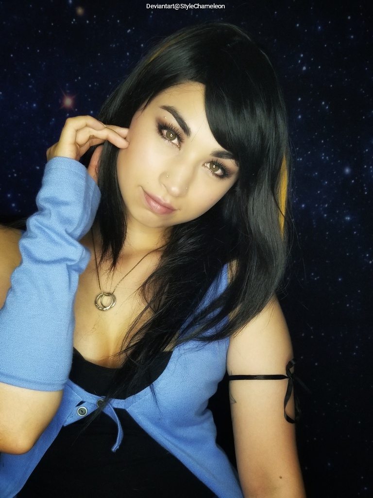 Final Fantasy 8 - Rinoa Heartilly Cosplay full body character photo
