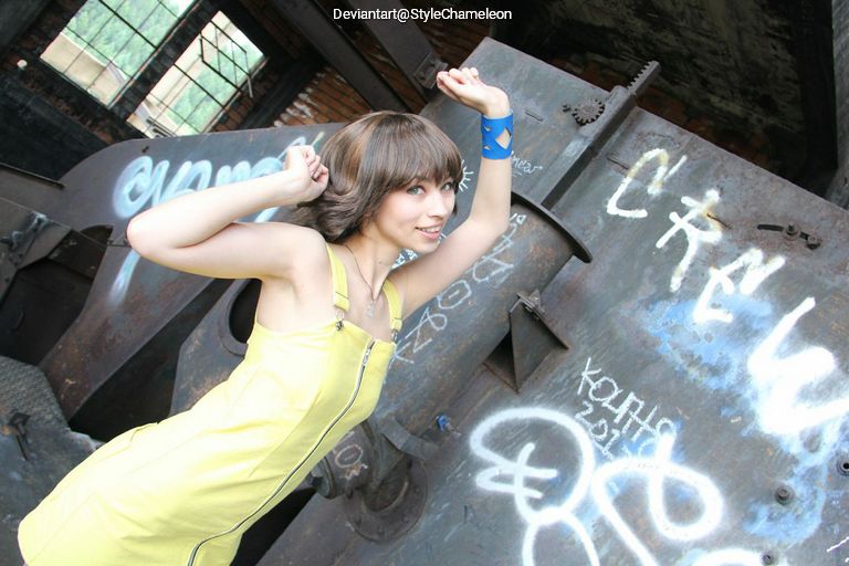 Final Fantasy 8 - Selphie Tilmitt Cosplay full length photo