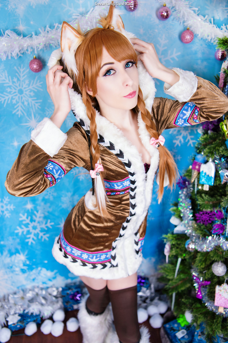 Frozen - Anna (Kitty) Cosplay character costume portrait