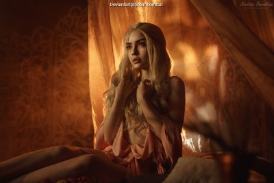 Game of Thrones - Daenerys Targaryen Cosplay
