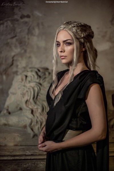 Game of Thrones - Daenerys Targaryen Cosplay