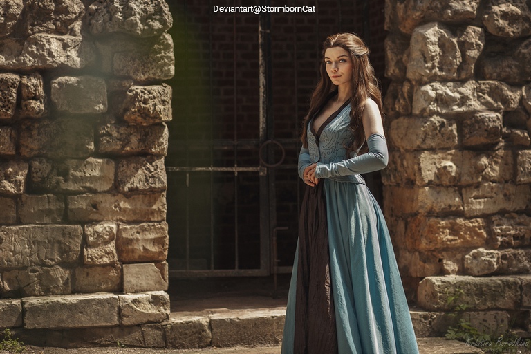 Game of Thrones - Margaery Tyrell (Queen Consort) Cosplay costume showcase portrait