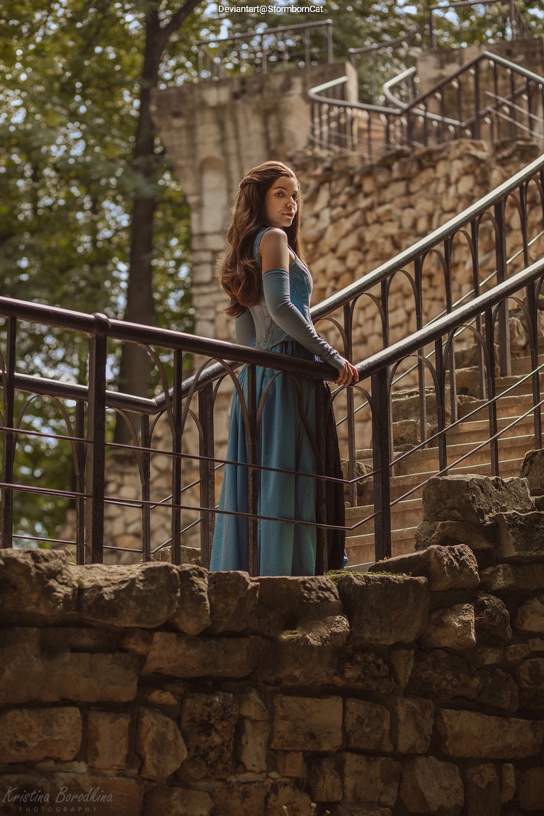 Game of Thrones - Margaery Tyrell (Queen Consort) Cosplay character costume portrait