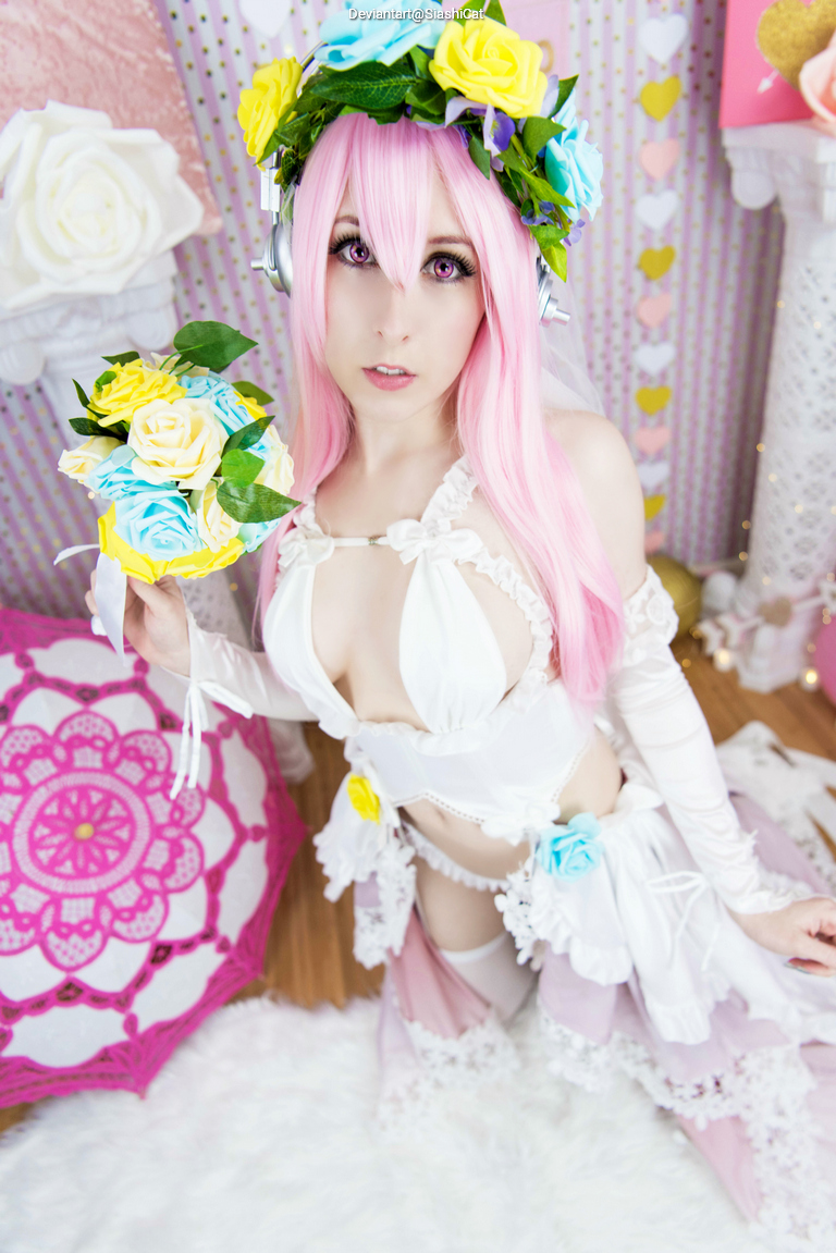 Good Smile - Super Sonico 10th Anniversary Figure - Super Sonico (Wedding) (Bride) Cosplay full body portrait
