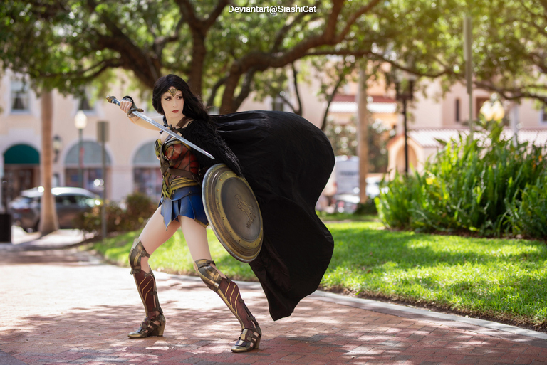 Justice League - Diana Prince (Diana of Themyscira) (Wonder Woman) Cosplay - artistic framing