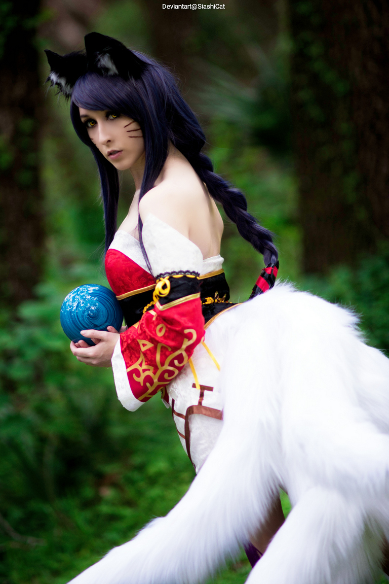 League of Legends - Ahri (The Nine-Tailed Fox) Cosplay full body portrait