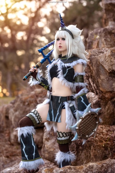 Monster Hunter - Huntress (Oroshi Kirin) Cosplay