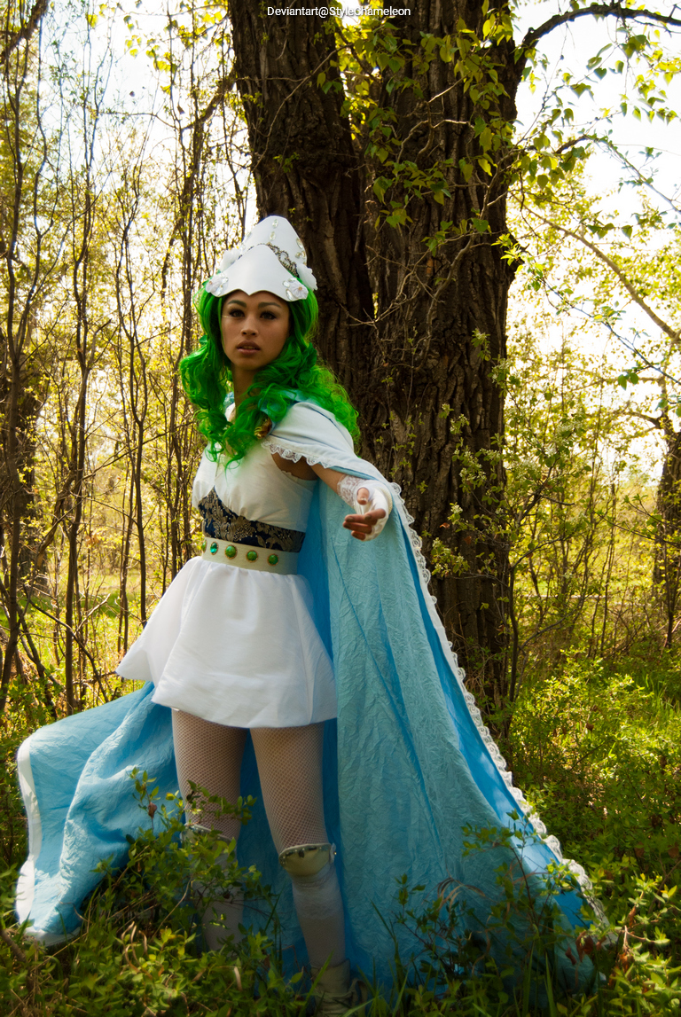 Ni no Kuni - Wrath of the White Witch - Cassiopeia (The White Witch) Cosplay character costume portrait