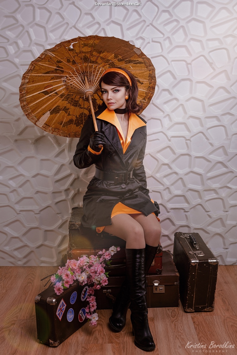No One Lives Forever 2 - Catherine Anne Archer (The Fox) Cosplay character recreation portrait