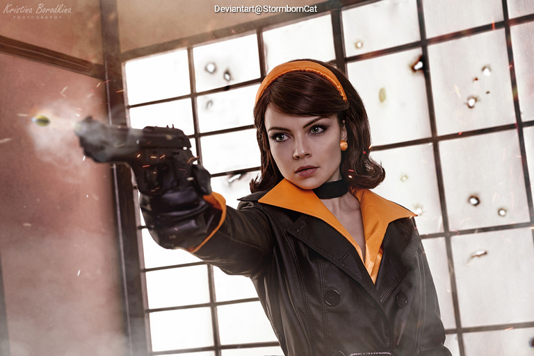No One Lives Forever 2 - Catherine Anne Archer (The Fox) Cosplay character costume portrait