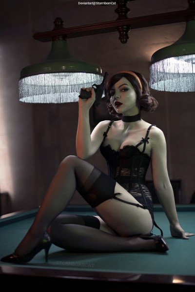 No One Lives Forever 2 - Catherine Anne Archer (The Fox) (Lingerie) Cosplay