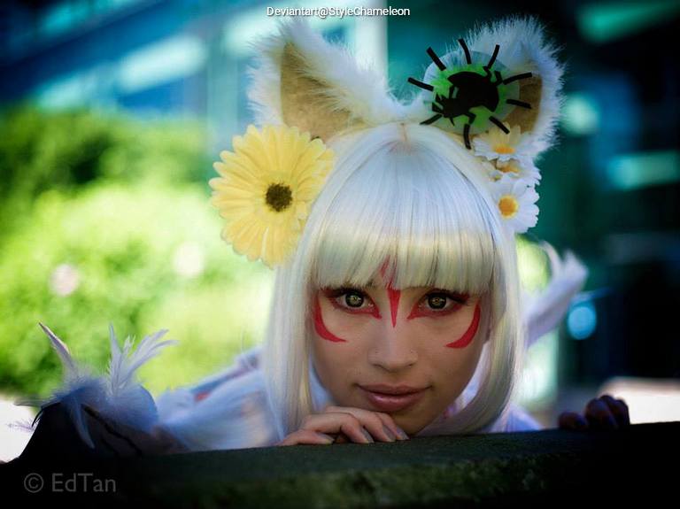 Okami - Amaterasu Cosplay full body portrait