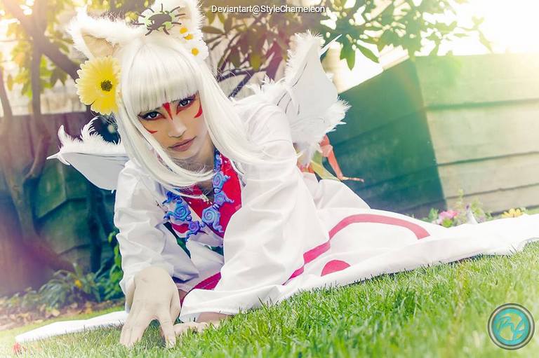 Okami - Amaterasu Cosplay character recreation portrait