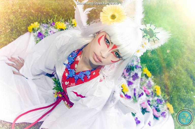 Okami - Amaterasu Cosplay full length photo