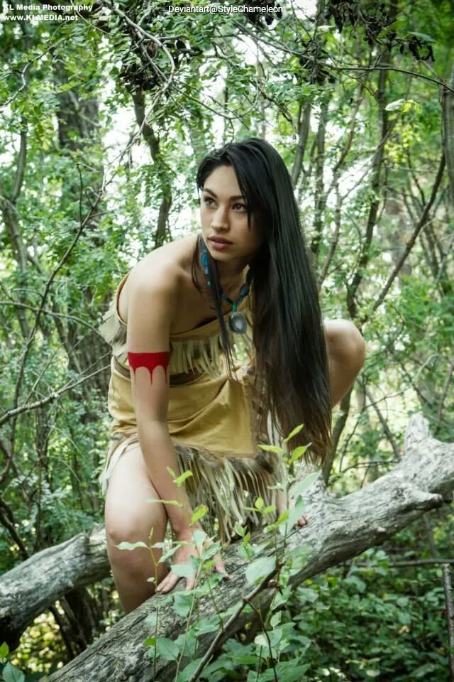 Pocahontas - Pocahontas Cosplay - full body character photo