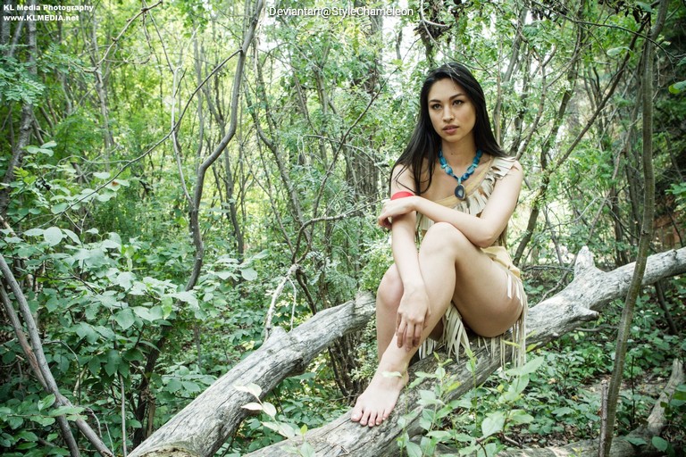 Pocahontas - Pocahontas Cosplay - character portrait photography