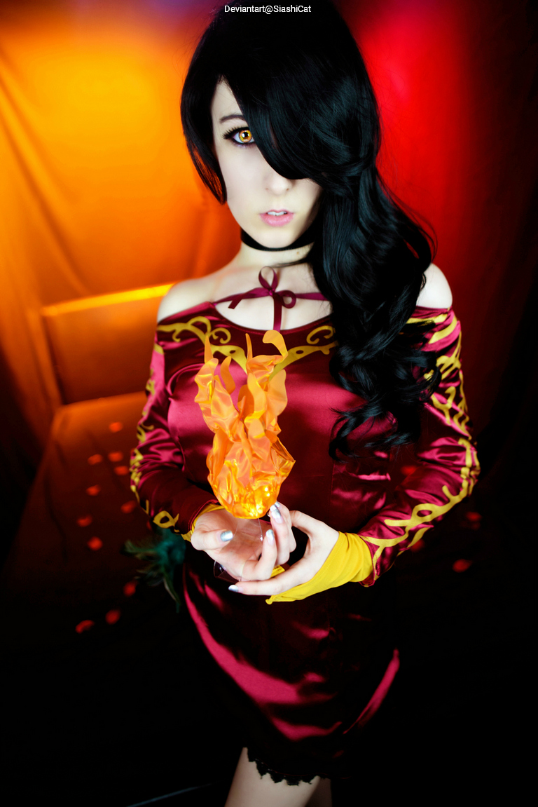 RWBY - Cinder Fall Cosplay full body portrait