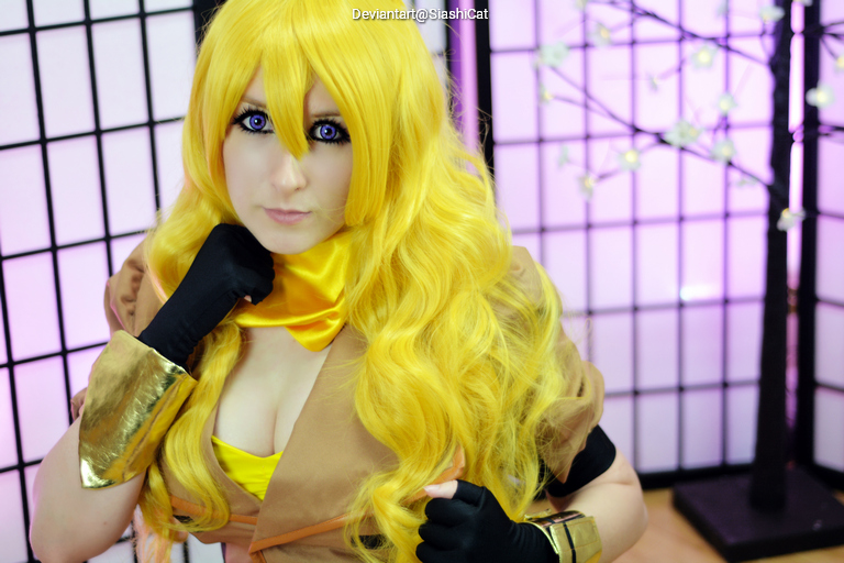 RWBY - Yang Xiao Long (Blondie) Cosplay character costume portrait