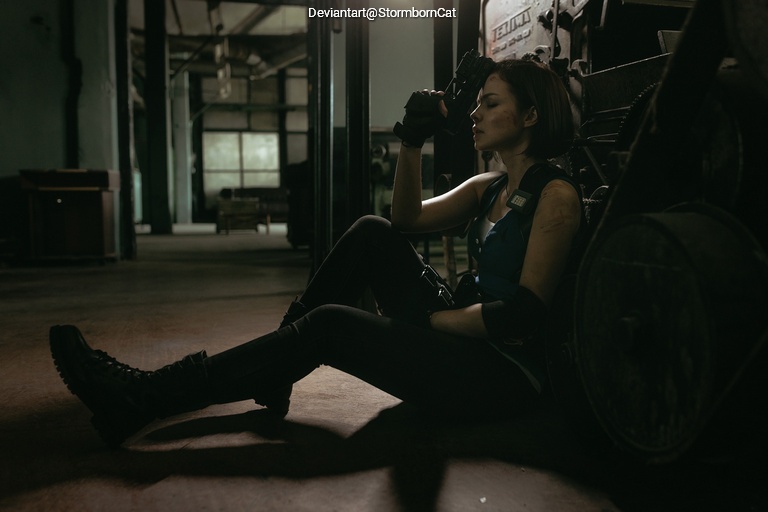 Resident Evil 3 - Remake - Jill Valentine Cosplay full length photo