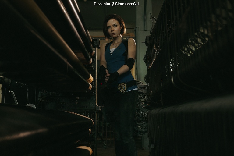 Resident Evil 3 - Remake - Jill Valentine Cosplay full length photo