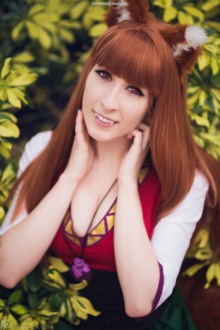 Spice and Wolf - Holo (Holo the Wise Wolf) Cosplay full body portrait