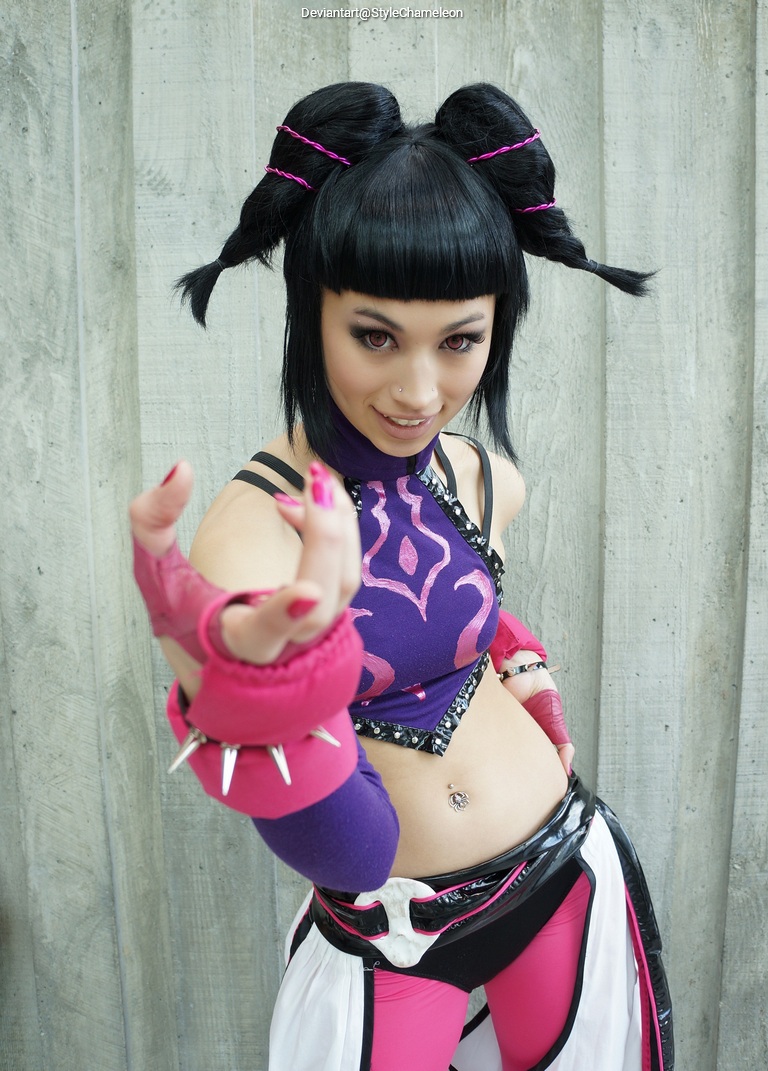 Street Fighter 4 - Juri Han (Sadistic Thrill-Seeker) Cosplay full length photo