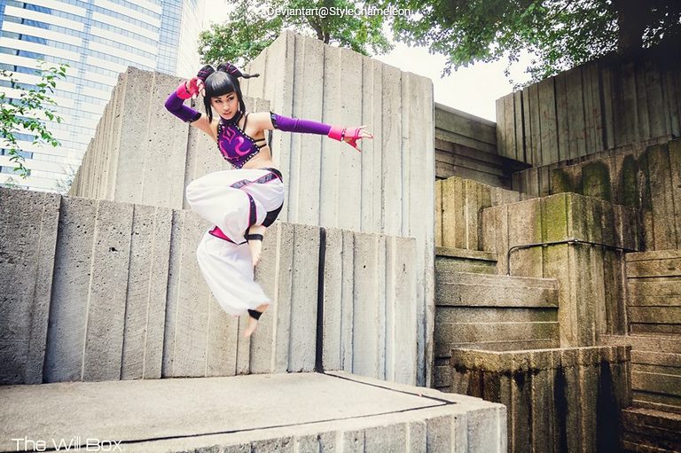 Street Fighter 4 - Juri Han (Sadistic Thrill-Seeker) Cosplay full body character photo