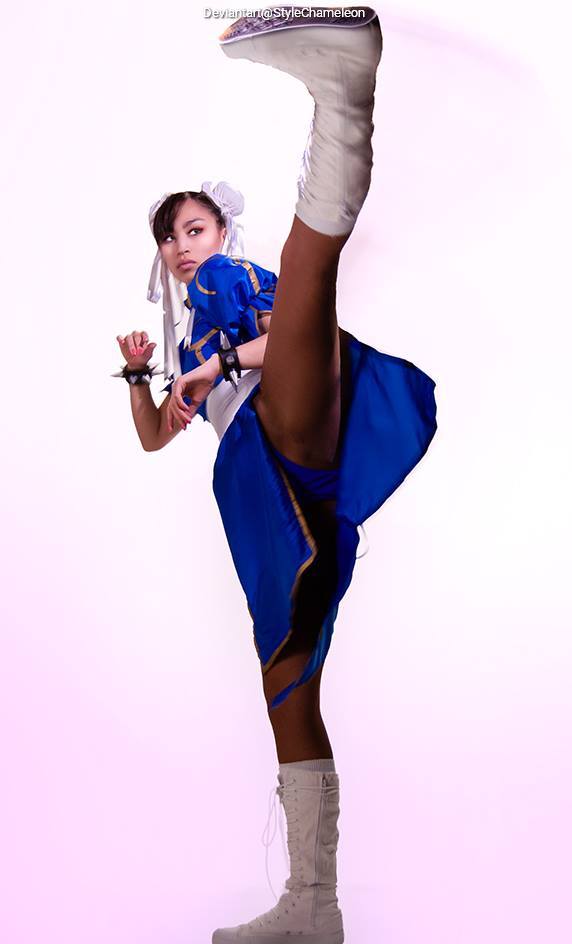 Street Fighter 5 - Chun-Li Cosplay - character costume portrait
