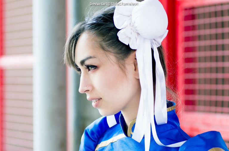 Street Fighter 5 - Chun-Li Cosplay - full body portrait