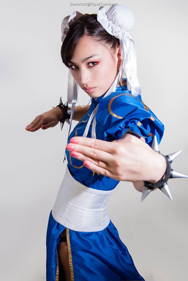 Street Fighter 5 - Chun-Li Cosplay - character recreation portrait